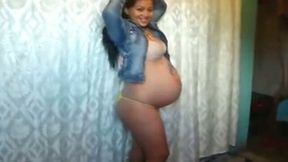 My pregnant girlfriend wants her pussy fucked all the time