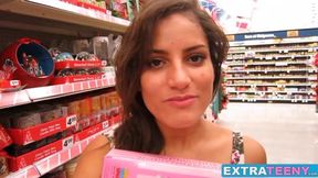 Chichi Medina Crushed By&#x7684;&#x5DE8;&#x5927;D*ck, Tiny Girl Big Pain