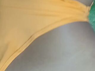 Colorada culona le encanta gemir y hablar sucio