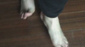 MSN THE ZONE DIRTY SOLES OF FEET CHESTNUT HARDWOORD FLOOR *MSN THE ZONE DISCONNECT ROOM NOISE*