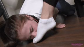 VALERIA and ELENA - Worship our feet so they don't stink anymore (720p)