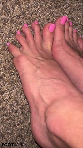 Veiny Feet After Shower - Silent Tease by Ivys Feet Footivities