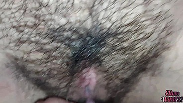 Me fascina el coño peludo de mi hijastra