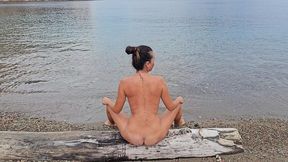 nudist woman piss on a wooden log#public beach