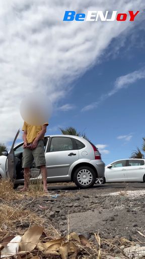 BeENJoY - Jerking me on car and take a big load in front of drivers. Very risky Be Enjoy to have sex outdoors! Exhib life
