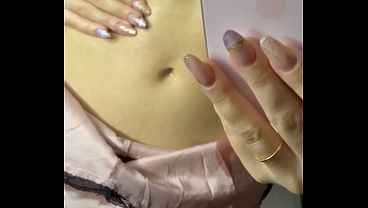 Me gusta verme en el espejo mientras me masturbo