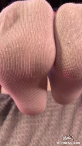 Socks on - Socks off - Quick Sock Tease Before the Main Video