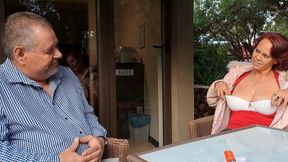 Amateur cuckold husband watches wife pick up stranger in public😈