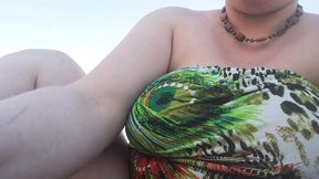 Secret pissing on the beach