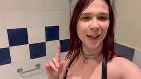 bienvenue dans mon intimite avec une bonne pipe dore et une douche de foutre...