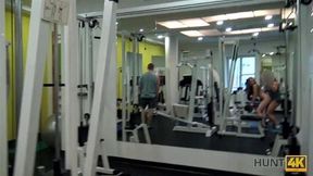 HUNT4K Muscled bf watches how well shaped teen girl cheats
