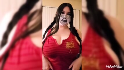 Esskayuku - Gotica muy tetona