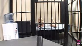 Fucking blonde babe goes down before getting nailed on the bed