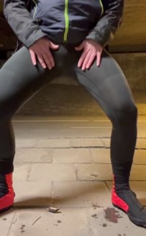 Piss accident while workout part 2