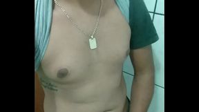 Assis put&atilde_o batendo uma (@wtf.assis)