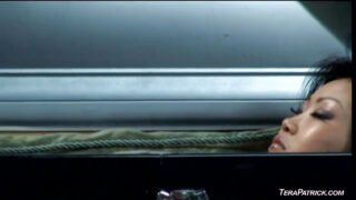 Màn threesome với ba cô nàng châu Á gợi cảm Tera Patrick, Lucie Lee và Lucy Lee bị "thịt" tơi tả.