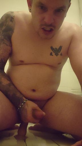 Man pleasures himself with dildo in his ass
