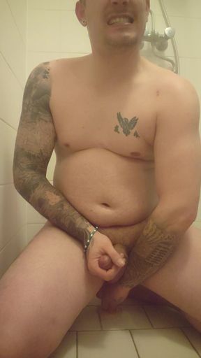 Man pleasures himself with dildo in his ass