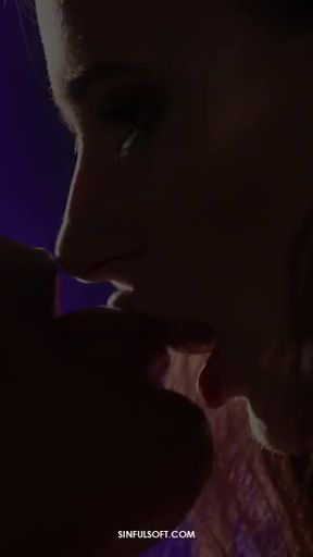 Kissing Sinfulsoft Snip
