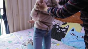 Hui13 - the Constraint of Skinny Jeans and White Socks