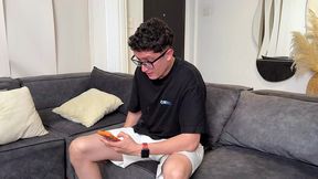 milf ebony de enormes tetas cabalga la gran polla de un nerd a escondidas de su novio! intensa follada interracial