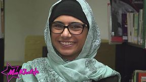 Arab beauty Mia Khalifa plays with her pussy in the public library