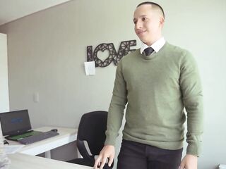 I tempt my boss to get a fresh job by giving him a great bang in the office.