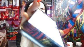 Miss Wagon Vegan insults, offends and says bad words to Google's assistant