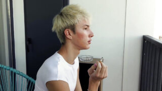 Öreg pasi barebacks szűk amatőr fiatal transzvesztita tini fehérneműben intenzív nyalogatás és szopás után