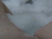 Kitty's bubble bath fun