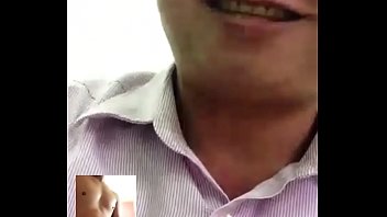 A Trai NVVP Bộ C&ocirc_ng Thương m&ecirc_ mẫn xem suc cu bắn kh&iacute_