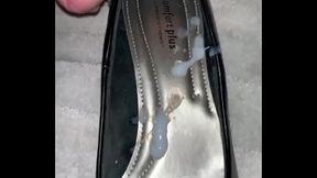 Bisexual Daddy Bear bust nut in roommates shoe