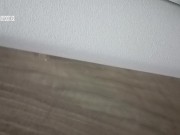 Vecinos me despiertan en la noche con ruidos sexuales! Me pajeo rápido escuchándolos!