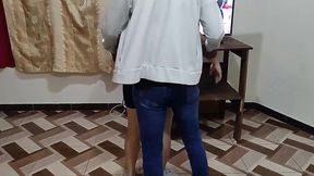 instructor de deporte me folla como una puta mientras mi marido no esta en casa