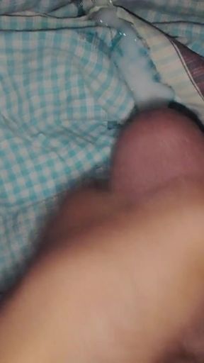 A desi lungi boy masturbation full video. Sperm is full,  it is like 10 gm..   Clip 1
