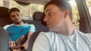 Amatőr Amerikai Alexander Rajesh és Jonas Matt nyilvános nézőpontból készült videója, anális szex közben