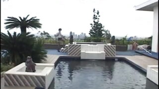 18岁的玛吉·斯塔尔遭受粗暴的肛交