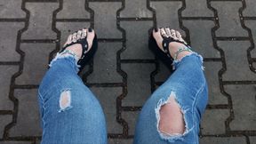 Sexy feet in black platforms, toe rings &amp; anklets + ripped jeans