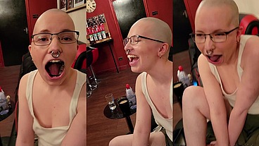 I was SUPER EXCITED to try this strapless open-mouth gag, and very happy and spacey when I realised I actually couldn't push ...