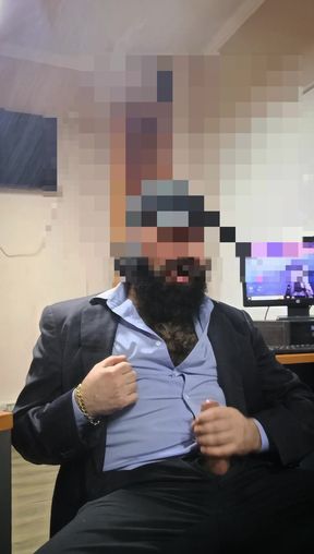 Stud in Office