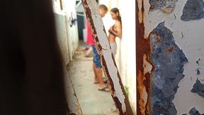 transei com a sapatao no corredor de casa