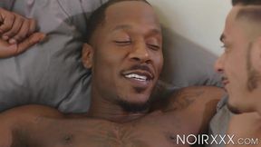 Hung Deep Dic shoves his long rod to penetrate the inside of my bubble butt