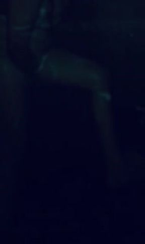 Naliligo habang May naka Silip..sige lang