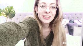 ”RevealMe  MILF SEDUCTRESS’S DILDO DANCE”