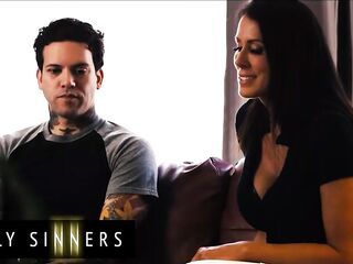 FAMILY SINNERS - Stepson Gives In To Stepmom's Temptation & Bangs Her Hard Until This babe Forgets About Her Spouse