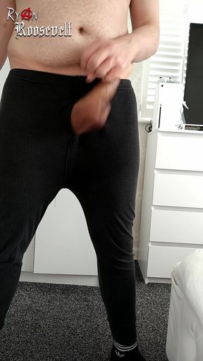 Stand-up Oily Wank in My Thermals - 8 Day Load