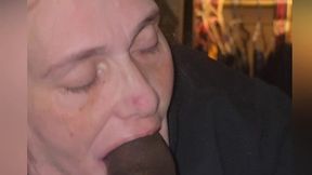 baby blue nails stepmom sucks black cock amazing gumjob