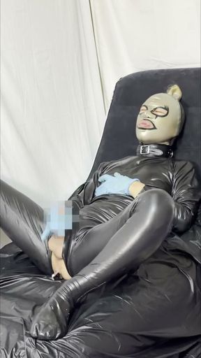 The Crazy Masturbation of a Rubber Addict