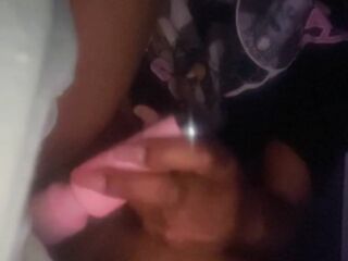 Shaking ebony snatch climax