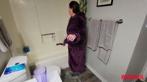 Minx's Pampered Bath Time (WMV Format)